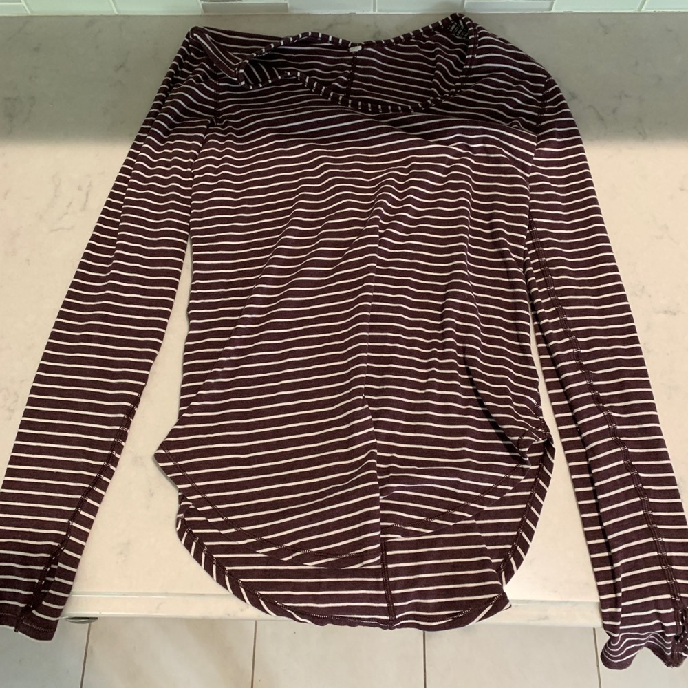 Lululemon maroon stripped shirt